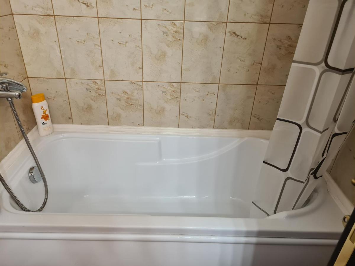 Luca'S Studio 3 ,Close To Therme Bucharest, Airport Otopeni بالوتيشتي المظهر الخارجي الصورة
